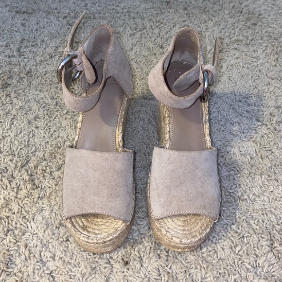 Marc Fisher wedges 7 1/2 - Picture 2 of 4